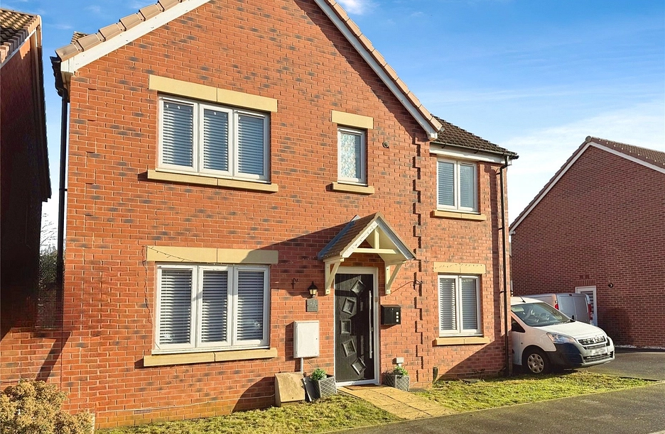 5 bedroom house for sale - Polesdon Avenue, Coate, Swindon, Wiltshire, SN3 - Property View 1