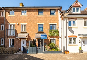 4 bedroom townhouse for sale - Piernik Close, Swindon, Wiltshire, SN25 - Property View 1