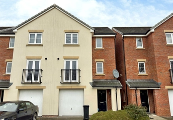 4 bedroom house to rent - Calliope Crescent, Stratton, Swindon, SN2 - Property View 1