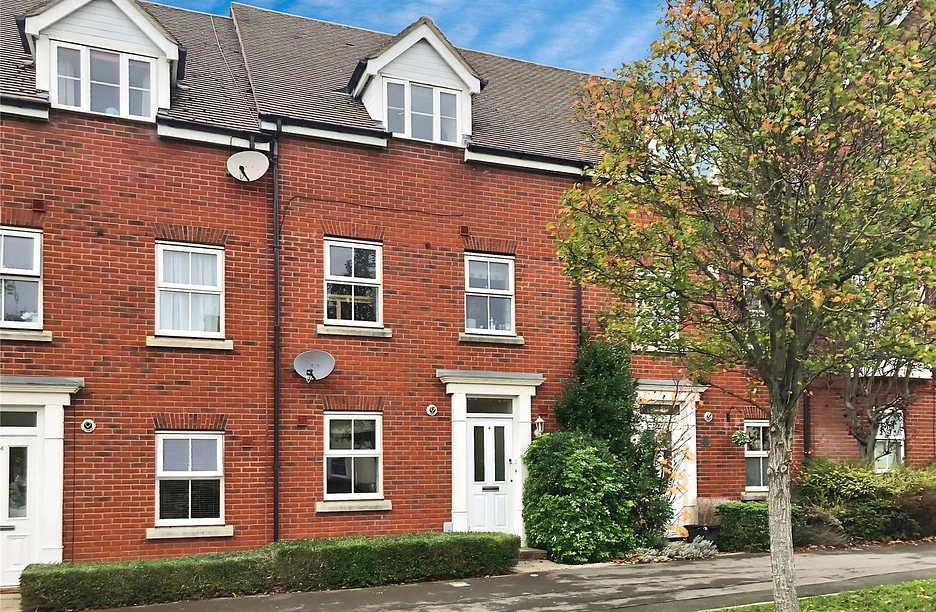 3 bedroom townhouse to rent - Addinsell Road, Redhouse, Swindon, SN25 - Property View 1