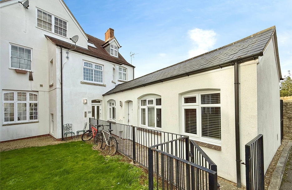 1 bedroom apartment to rent - Cricklade Street, Swindon, Wiltshire, SN1 - Property View 1