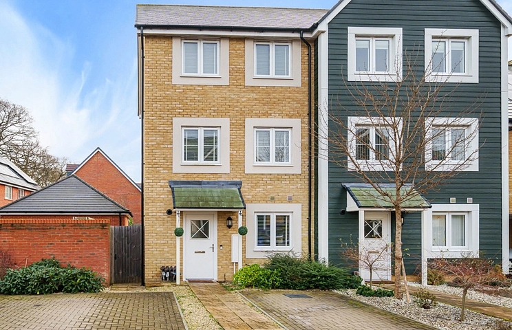 3 bedroom house for sale - Byrne Avenue, Church Crookham, Hampshire, GU52