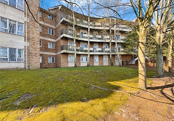 2 bedroom apartment for sale - Branagh Court, Reading, Berkshire, RG30 - Property View 1