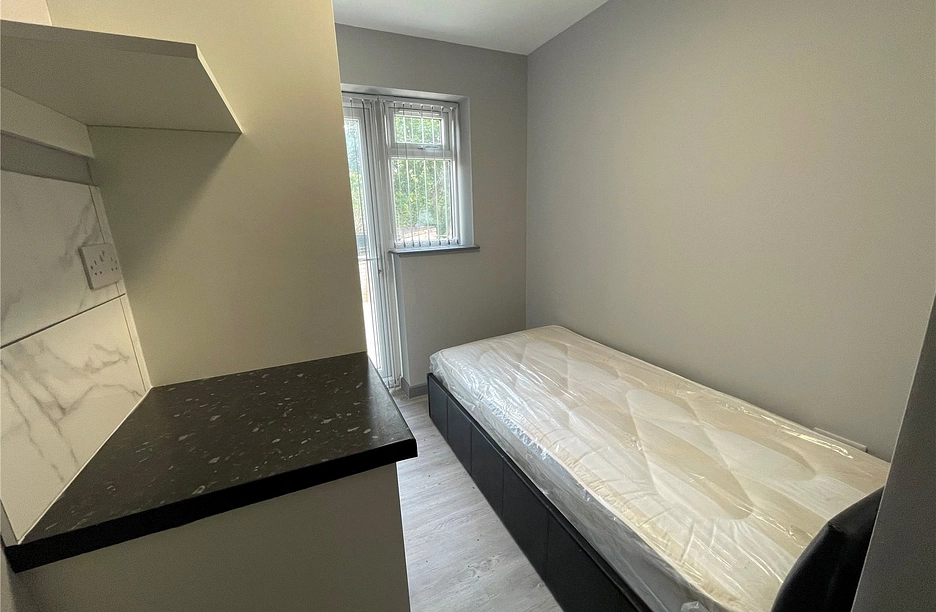 1 bedroom property to rent - Thirlmere Avenue, Tilehurst, Reading, Berkshire, RG30 - Property View 1