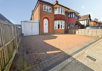 3 bedroom house for sale - Clayton Way, Uxbridge, UB8 - Property View 1