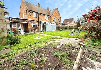 3 bedroom house for sale - St. Peters Road, Uxbridge, UB8 - Property View 1