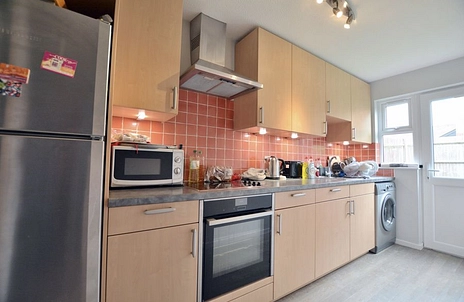 1 bedroom apartment to rent - Clarkes Drive, Uxbridge, UB8 - Property View 2