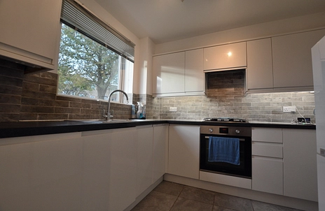 2 bedroom apartment to rent - Aylsham Drive, Ickenham, Uxbridge, UB10 - Property View 3