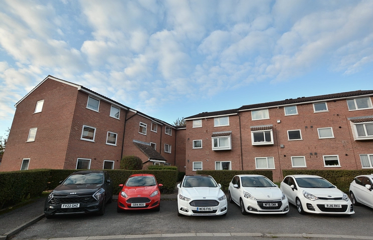 2 bedroom apartment to rent - Aylsham Drive, Ickenham, Uxbridge, UB10