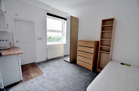 1 bedroom property to rent - Hinton Road, Uxbridge, UB8 - Property View 2