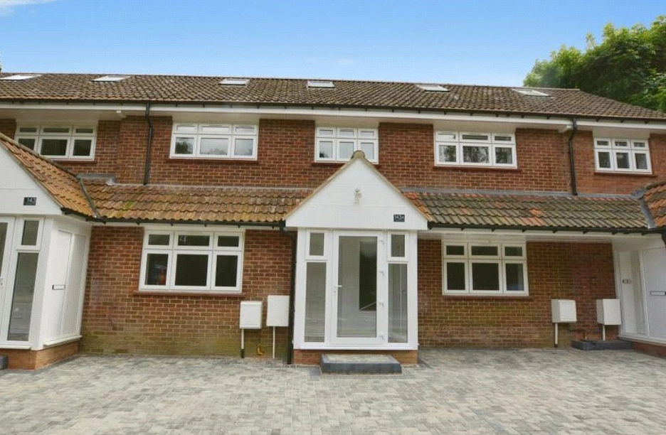 3 bedroom terraced to rent - Hercies Road, Uxbridge, UB10 - Property View 1