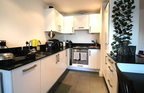 2 bedroom apartment to rent - Tower House, 58B High Street, Uxbridge, UB8 - Property View 2