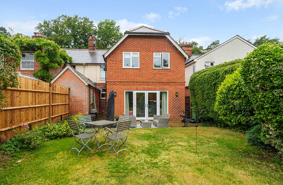 4 bedroom house for sale - Minley Road, Fleet, Hampshire, GU51 - Property View 1