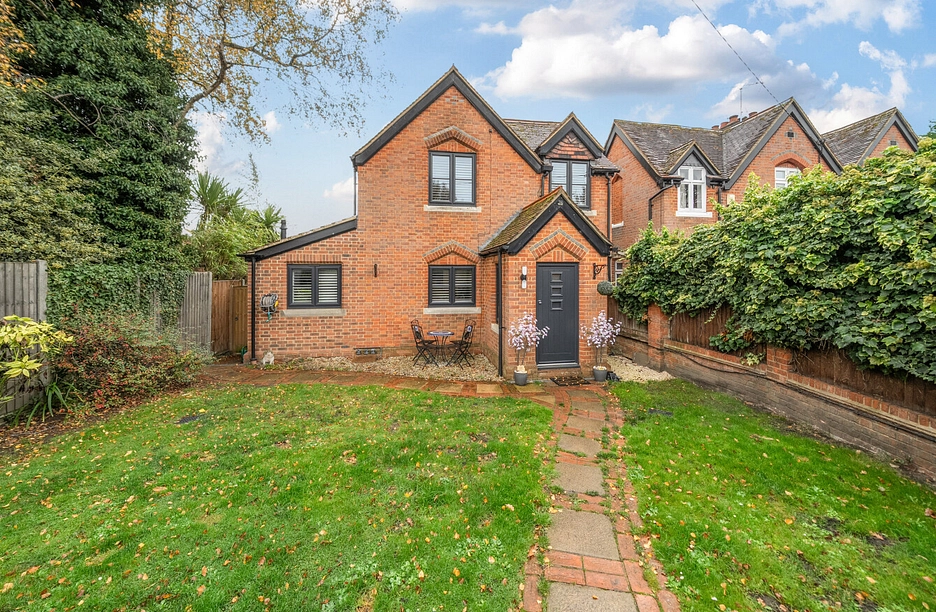 4 bedroom house for sale - Wood End Close, Ascot, Berkshire, SL5 - Property View 1