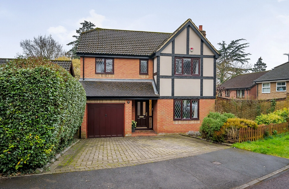 4 bedroom house for sale - Anthony Wall, Warfield, Bracknell, Berkshire, RG42 - Property View 1