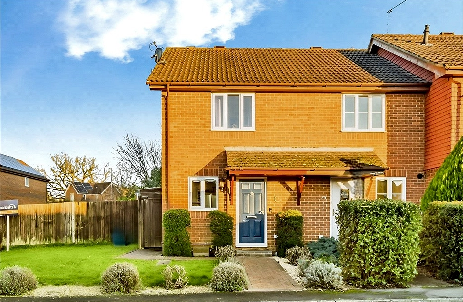 2 bedroom house for sale - Staffordshire Croft, Warfield, Bracknell, Berkshire, RG42 - Property View 1