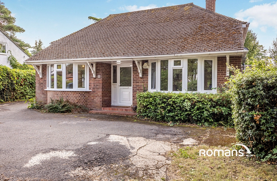 3 bedroom bungalow to rent - London Road, Twyford, Reading, RG10 - Property View 1