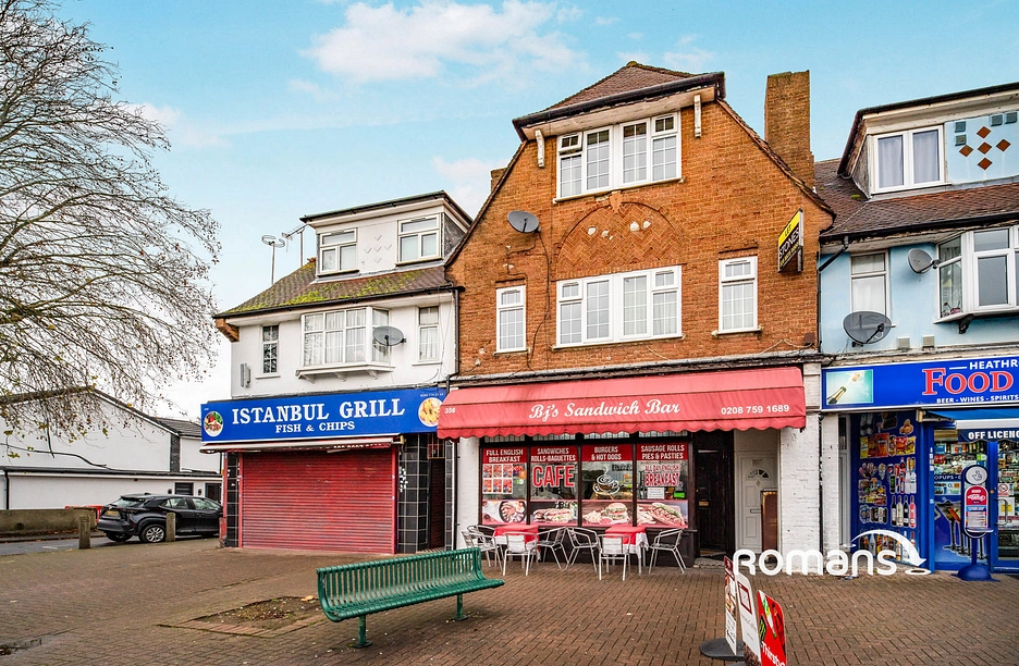 3 bedroom maisonette to rent - Bath Road, Harmondsworth, West Drayton, UB7 - Property View 1