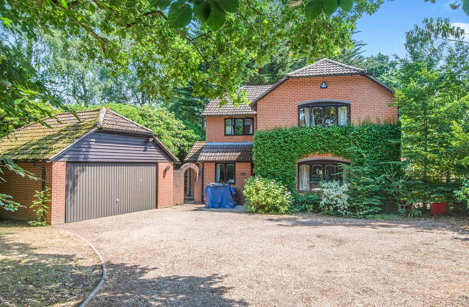 4 bedroom house to rent - Whinwhistle Road, East Wellow, Romsey, SO51 - Property View 1