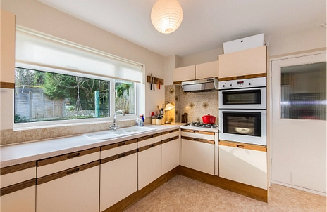 3 bedroom house to rent - Teg Down Meads, Winchester, Hampshire, SO22 - Property View 2