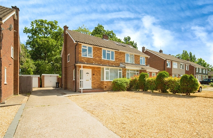 3 bedroom house to rent - Butler Road, Crowthorne, RG45