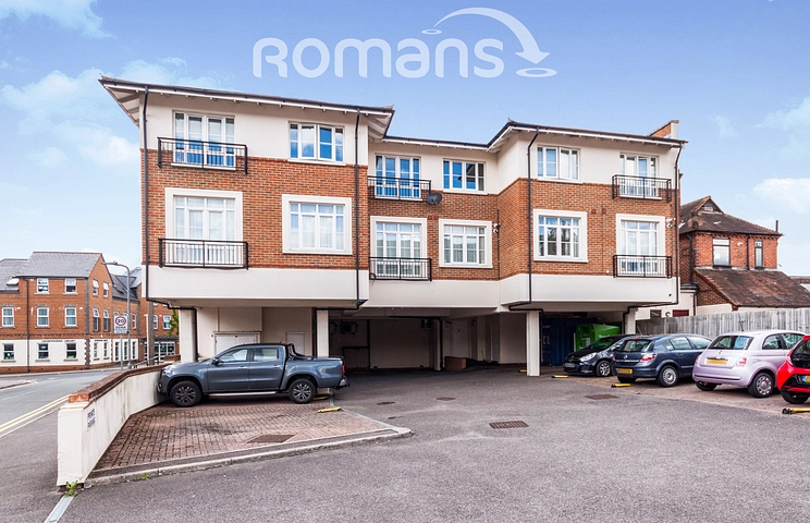 2 bedroom apartment to rent - Twelve Trees House, Cambridge Road, Crowthorne, RG45