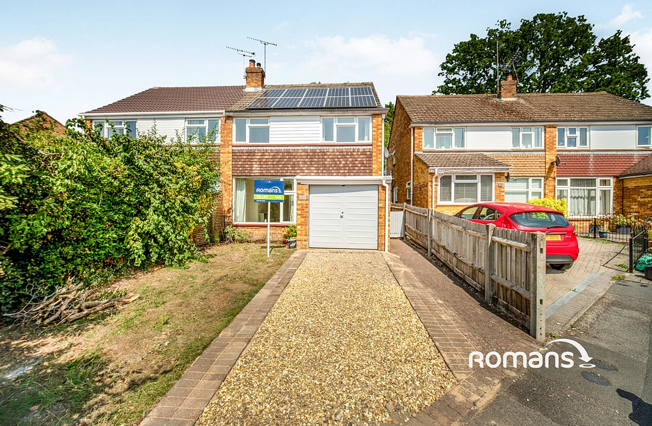 3 bedroom house to rent - Lyon Road, Crowthorne, Berkshire, RG45 - Property View 1