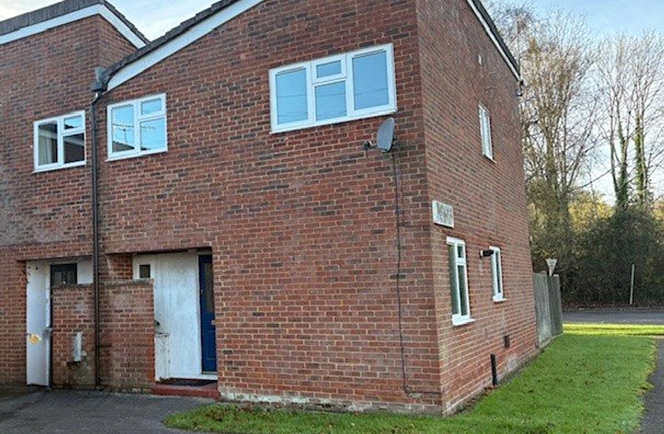 3 bedroom house to rent - Kelvin Close, Arborfield, Reading, RG2 - Property View 1