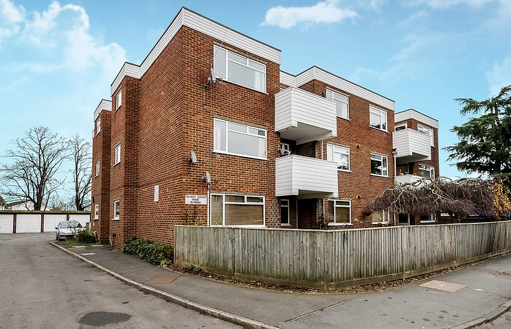 2 bedroom apartment to rent - St. Leonards Road, Windsor, Berkshire, SL4