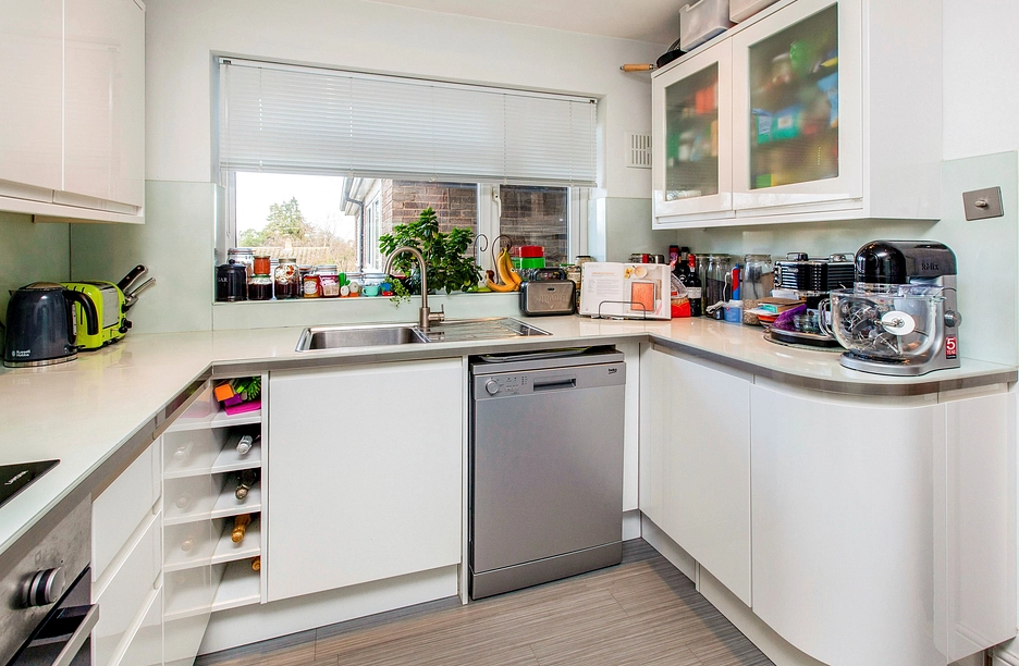 2 bedroom apartment to rent - Chantry Close, Windsor, SL4 - Property View 1