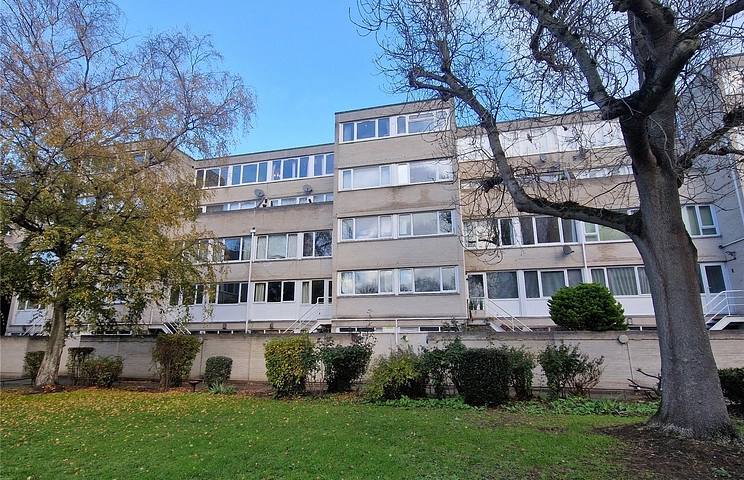 1 bedroom apartment to rent - Mountbatten Square, Windsor, SL4