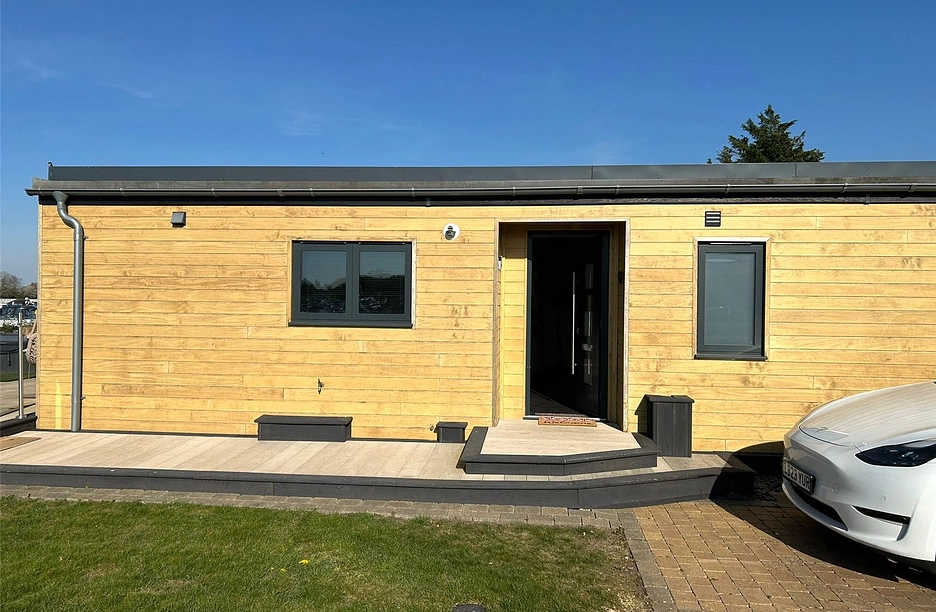 2 bedroom house to rent - Maidenhead Road, Windsor, SL4 - Property View 1