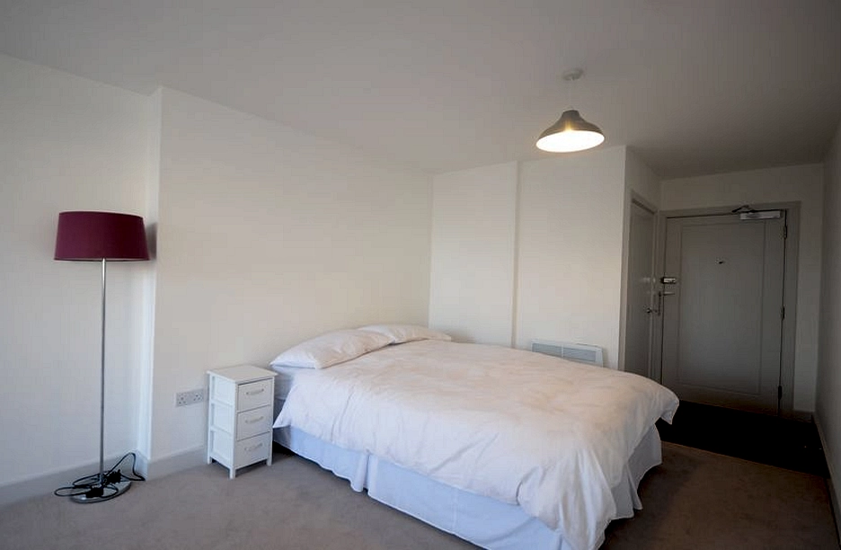 studio to rent - Sheet Street, Windsor, Berkshire, SL4 - Property View 1