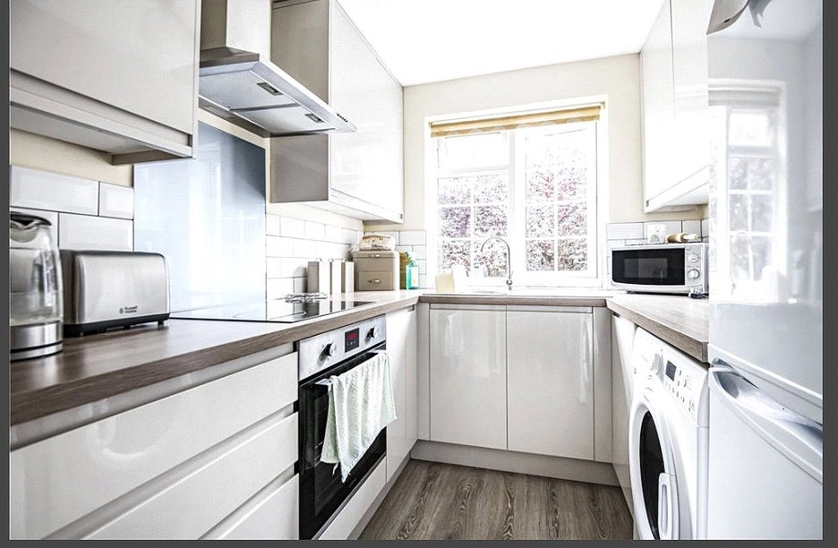 2 bedroom apartment to rent - Lammas Court, Windsor, SL4 - Property View 1