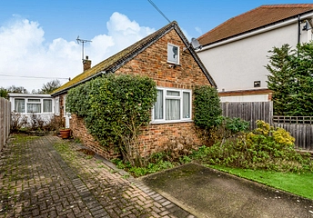 2 bedroom bungalow for sale - Orchard Road, Old Windsor, Windsor, Berkshire, SL4 - Property View 1