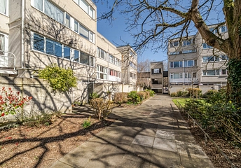 2 bedroom apartment for sale - Athlone Square, Windsor, Berkshire, SL4 - Property View 1
