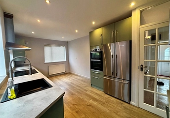 4 bedroom bungalow to rent - York Road, Windsor, Berkshire, SL4 - Property View 1