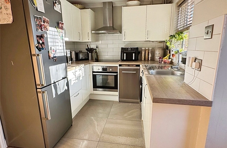 2 bedroom house for sale - Mannock Way, Woodley, Reading, RG5 - Property View 3