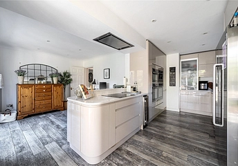 5 bedroom house for sale - Ruskin Court, Crowthorne, Berkshire, RG45 - Property View 1