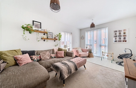 3 bedroom house for sale - Stirling Close, Crowthorne, Berkshire, RG45 - Property View 2