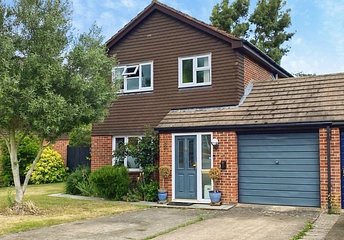 4 bedroom house for sale - Ruby Close, Wokingham, Berkshire, RG41 - Property View 1