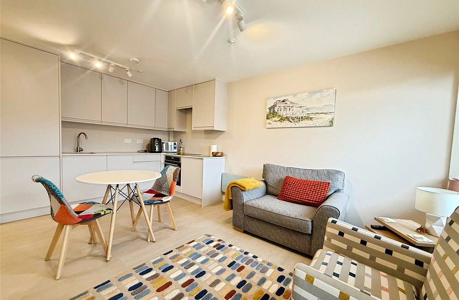 1 bedroom apartment for sale - High Street, Crowthorne, Berkshire, RG45 - Property View 1