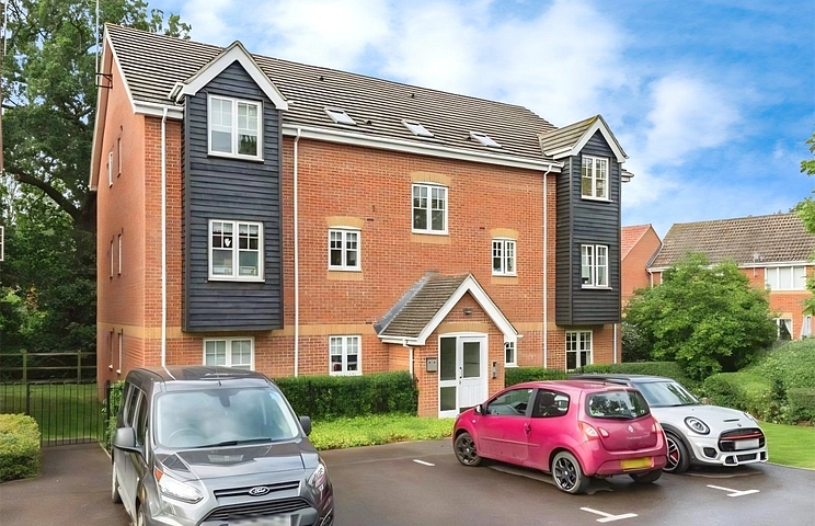 2 bedroom apartment for sale - Howell Close, Arborfield, Reading, Berkshire, RG2