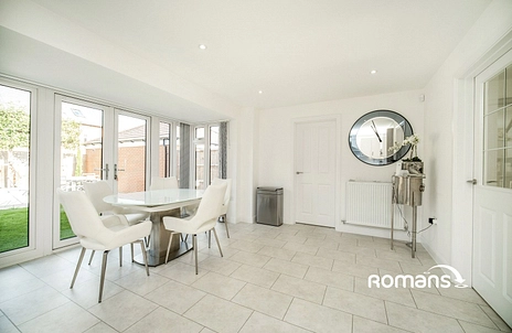 4 bedroom house for sale - Lonsdale Road, Wokingham, RG40 - Property View 2