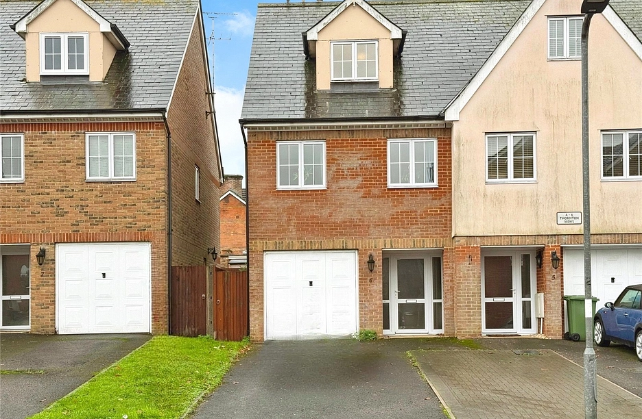 3 bedroom house for sale - Cambridge Road, Crowthorne, Berkshire, RG45 - Property View 1