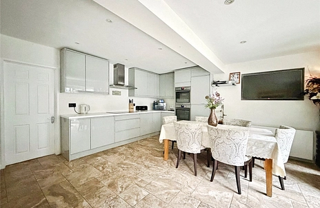 5 bedroom house for sale - Ives Close, Yateley, Hampshire, GU46 - Property View 3