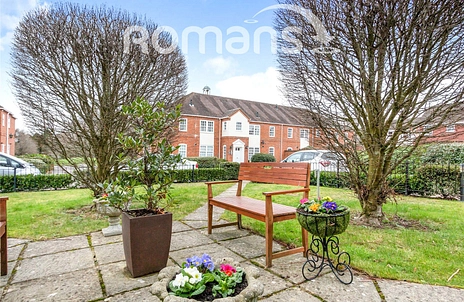 1 bedroom apartment for sale - Calcott Park, Yateley, Hampshire, GU46 - Property View 3