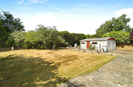 4 bedroom house for sale - Vicarage Road, Blackwater, Camberley, Hampshire, GU17 - Property View 2