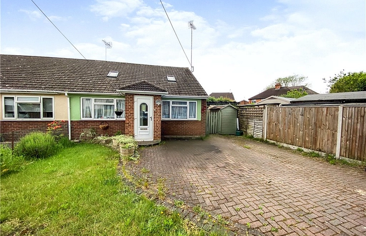 4 bedroom house for sale - Brinns Lane, Blackwater, Surrey, GU17