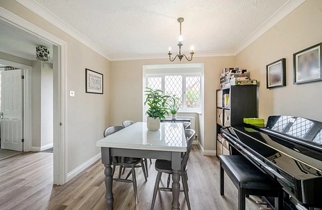 4 bedroom house for sale - Throgmorton Road, Yateley, Hampshire, GU46 - Property View 3